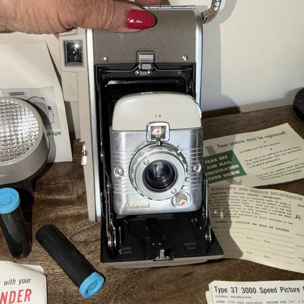 Polaroid Land‎ Camera Model 80b Highlander Complete Case &  Original Paperwork
